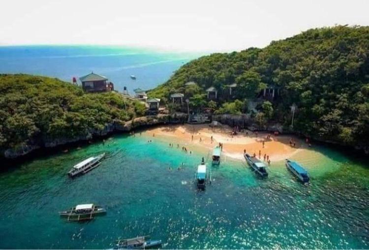 ألامينوس Alona'S Traditional Filipino Home Near 100 Islands Wharf المظهر الخارجي الصورة