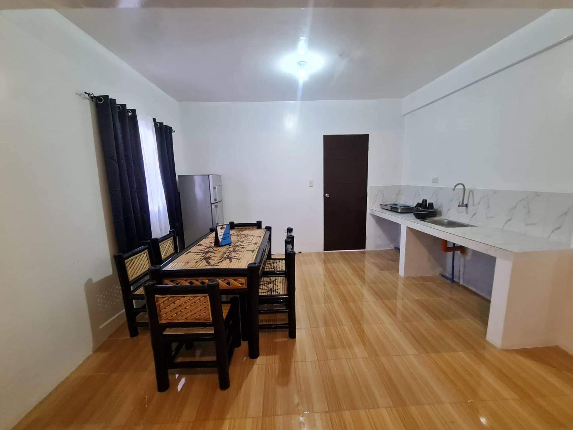 ألامينوس Alona'S Traditional Filipino Home Near 100 Islands Wharf المظهر الخارجي الصورة